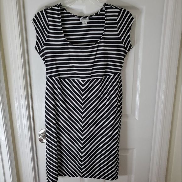 Motherhood Maternity Dresses & Skirts - 🌻4 for $25🌻Motherhood Maternity Dress Medium